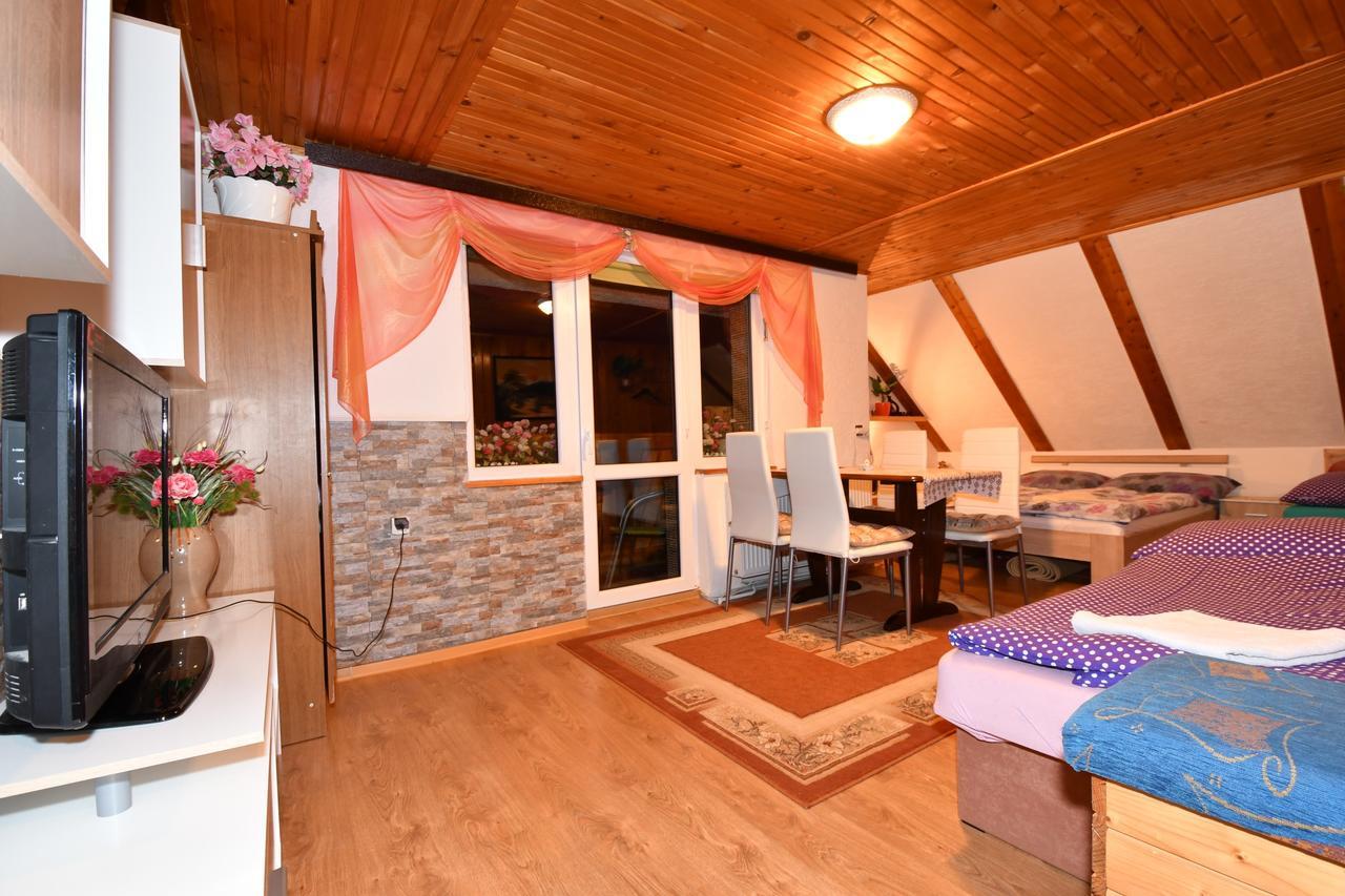 Ubytovanie U Vlasty Štrba Exteriör bild